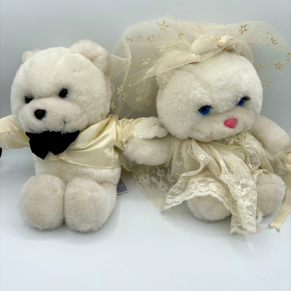 Wedding Bears vintage 1984, 1985 Common Wealth Toy & Novelty Co. Bride & Groom